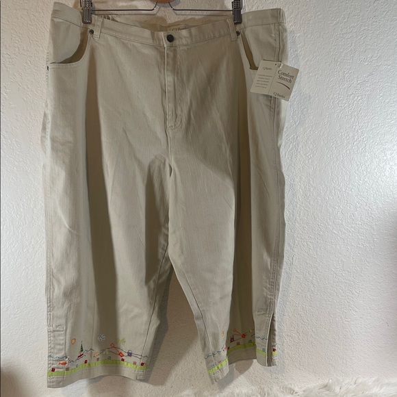 CJ Banks Pants - C.J. Banks by Christopher & Banks Cream Embroidered Stretch Capri Pants 24W NEW